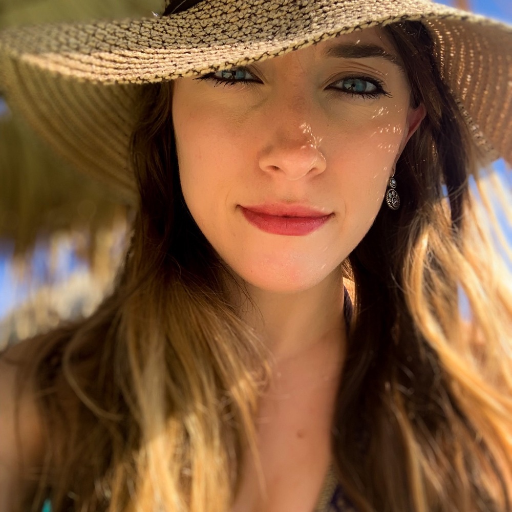 Meet your Posher, Caroline